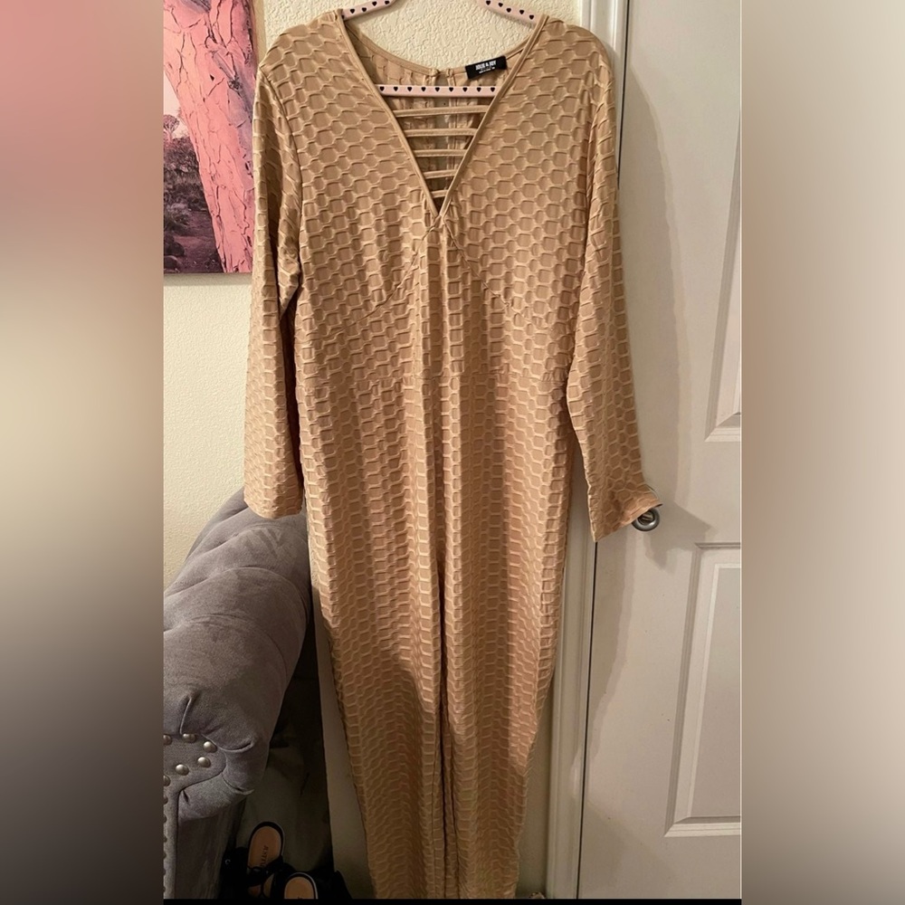 Plus Size Womens Beige Long Sleeve jumpsuit size 2X NEW